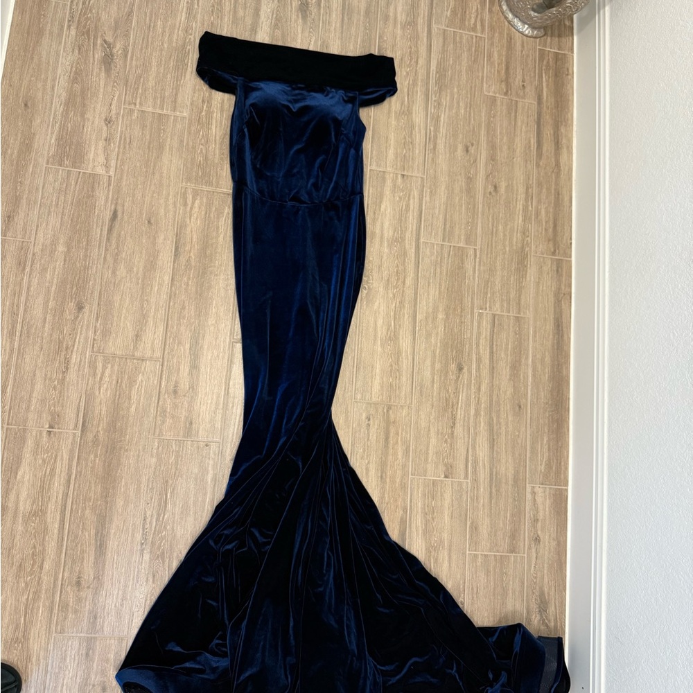 Elegant Black Velvet Prom Dress